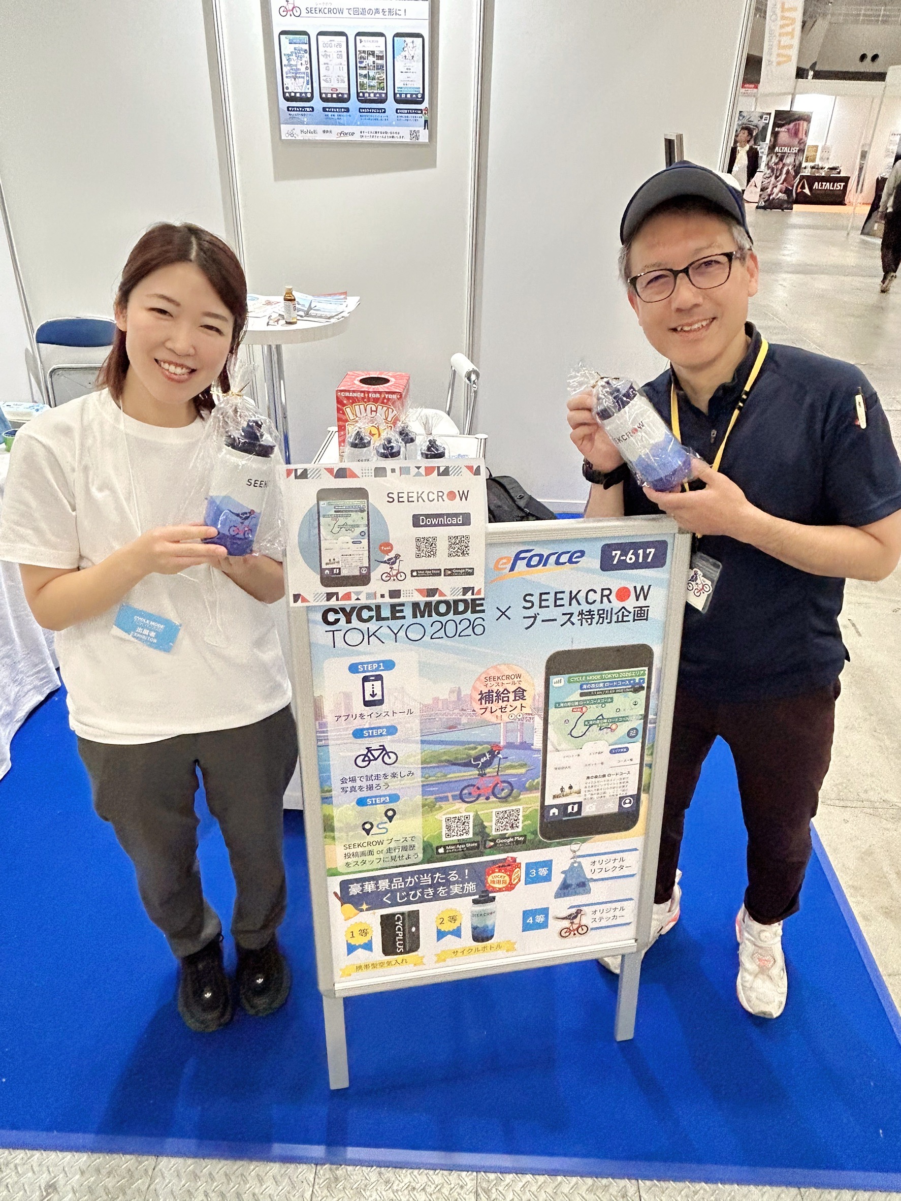 SEEKCROWの展示や案内パネルの様子