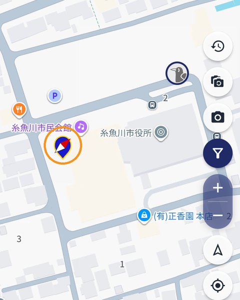 SEEKCROWの地図でスタート地点に表示される方位磁石マーク